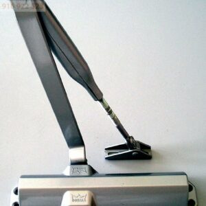 CIERRAPUERTAS DORMA TS-68 MARRÓN